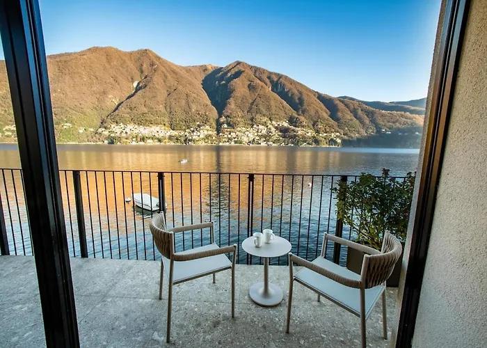 Sull'acqua - Lakefront *