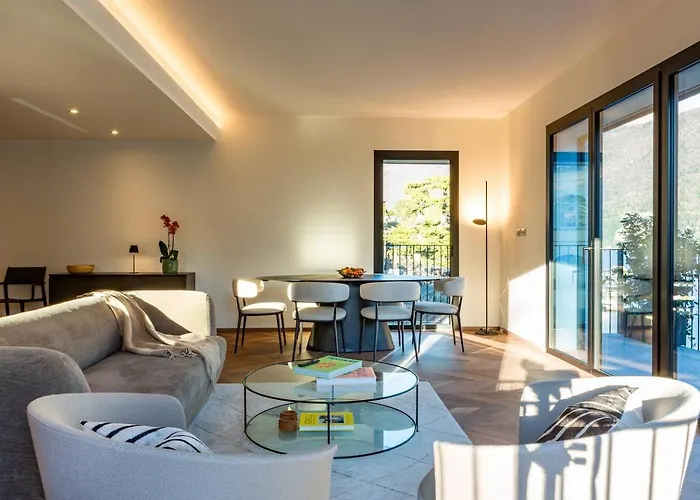 Sull'acqua - Lakefront *